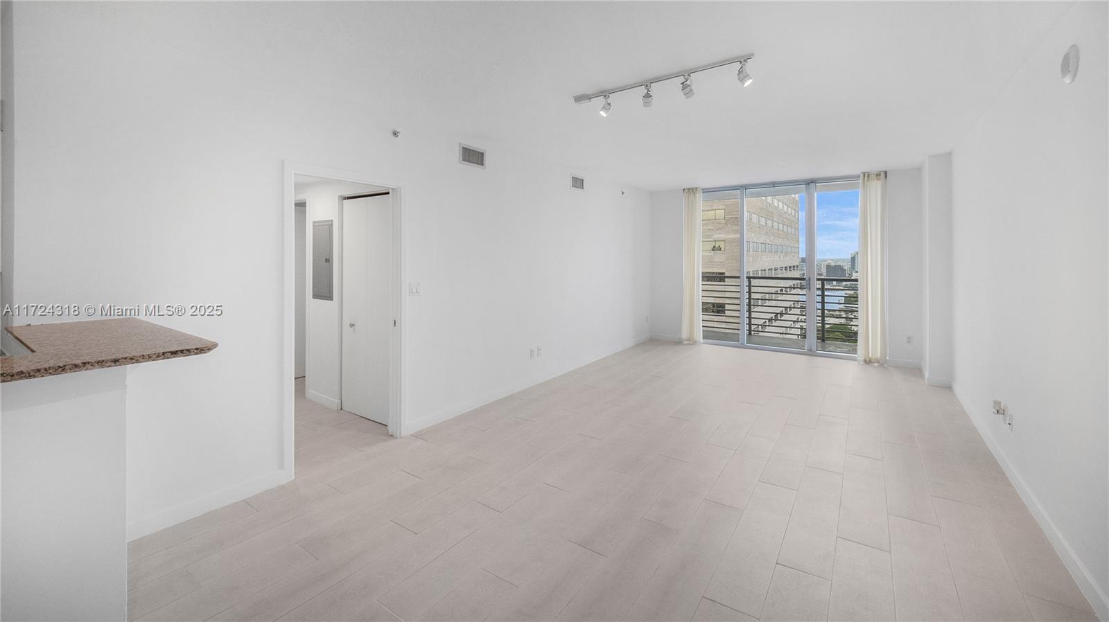 325 S Biscayne Blvd #4314, Miami FL 33131