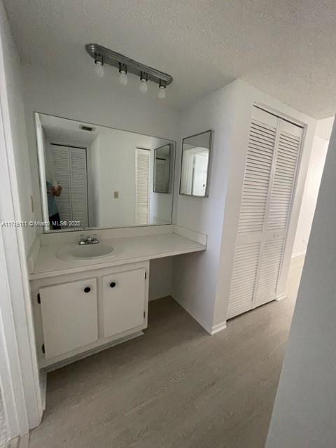 9235 Lagoon Pl #407, Davie, Florida image 11