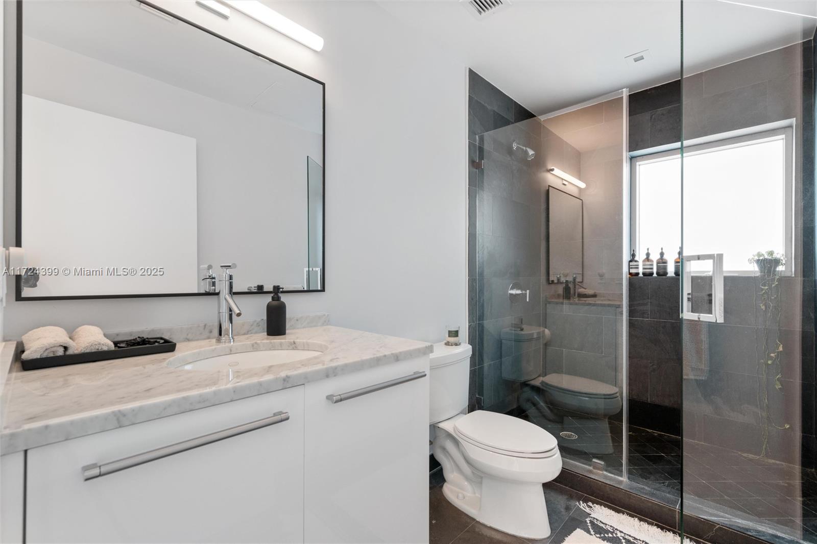900 Biscayne Blvd #2709, Miami FL 33132