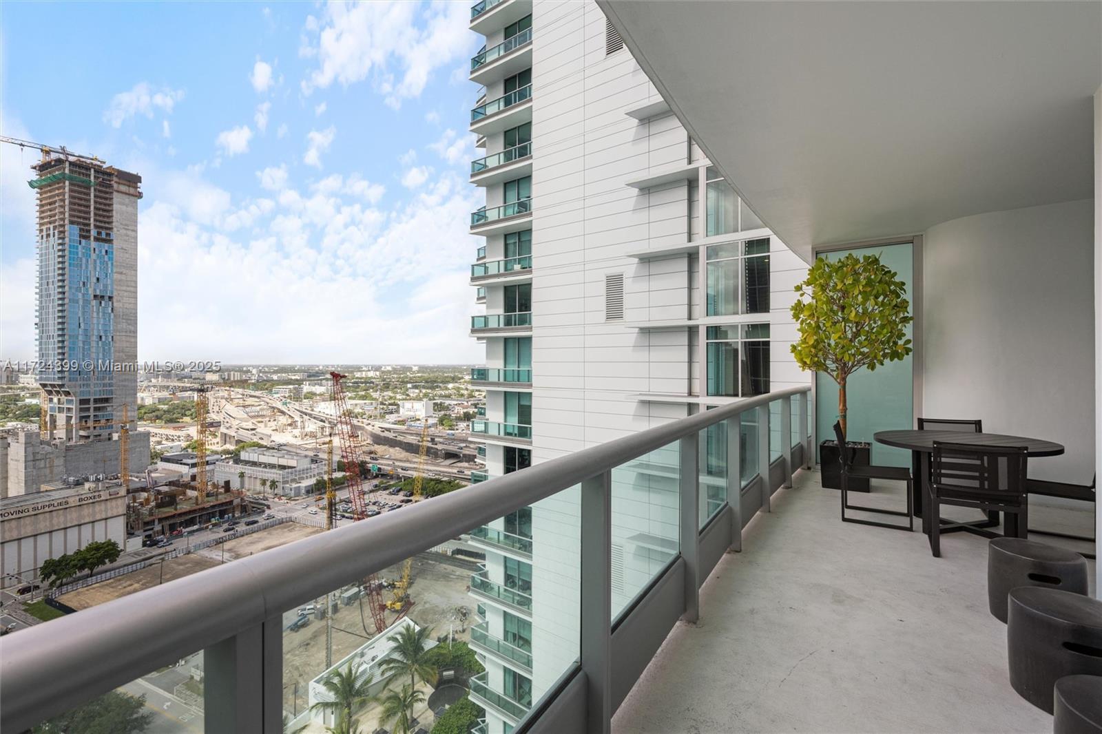 900 Biscayne Blvd #2709, Miami FL 33132
