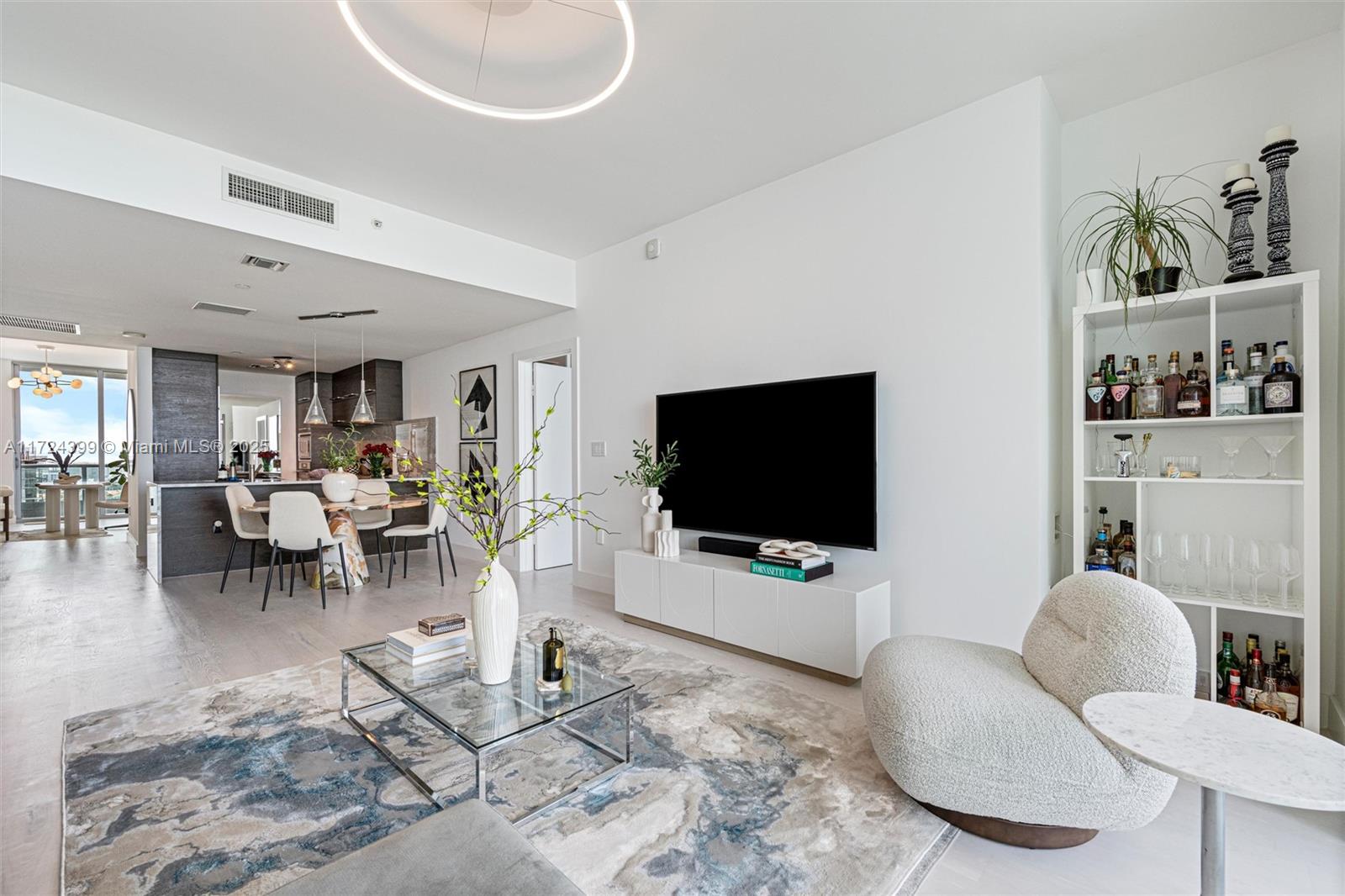 900 Biscayne Blvd #2709, Miami FL 33132
