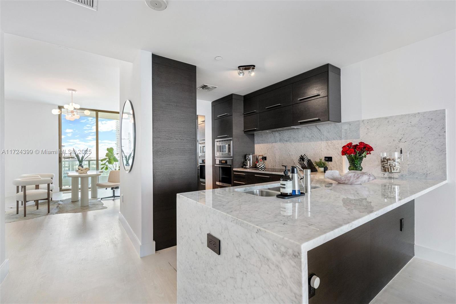 900 Biscayne Blvd #2709, Miami FL 33132