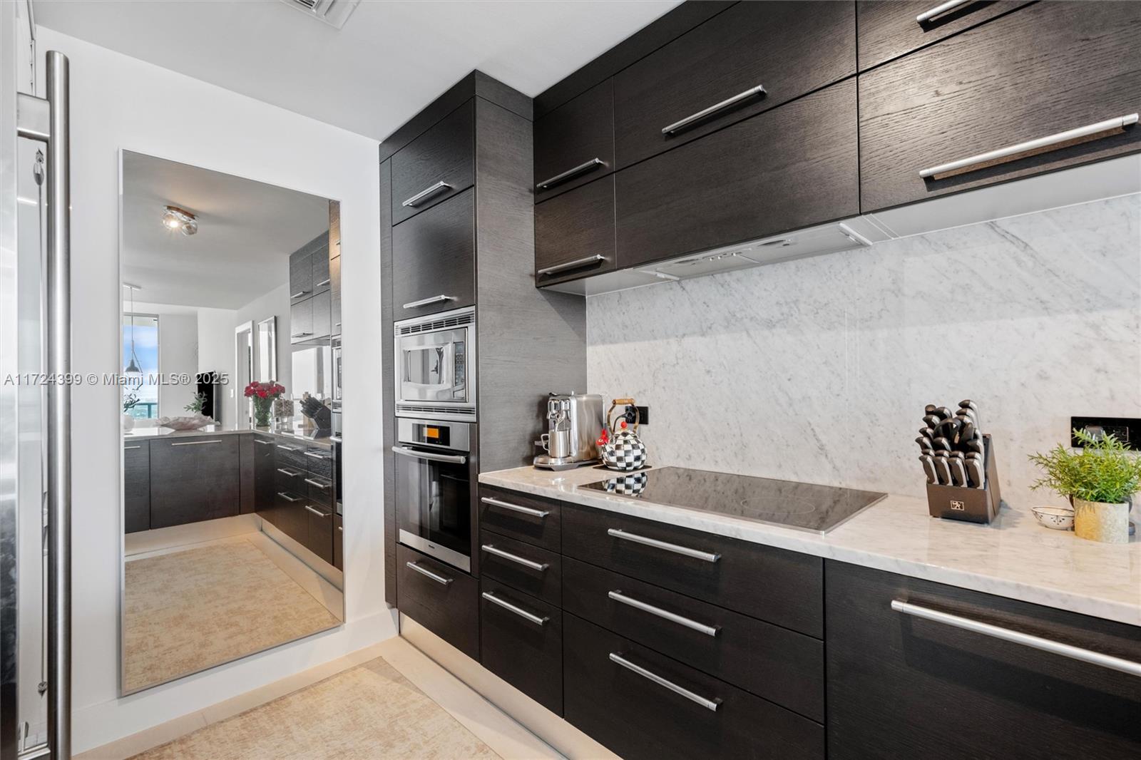 900 Biscayne Blvd #2709, Miami FL 33132