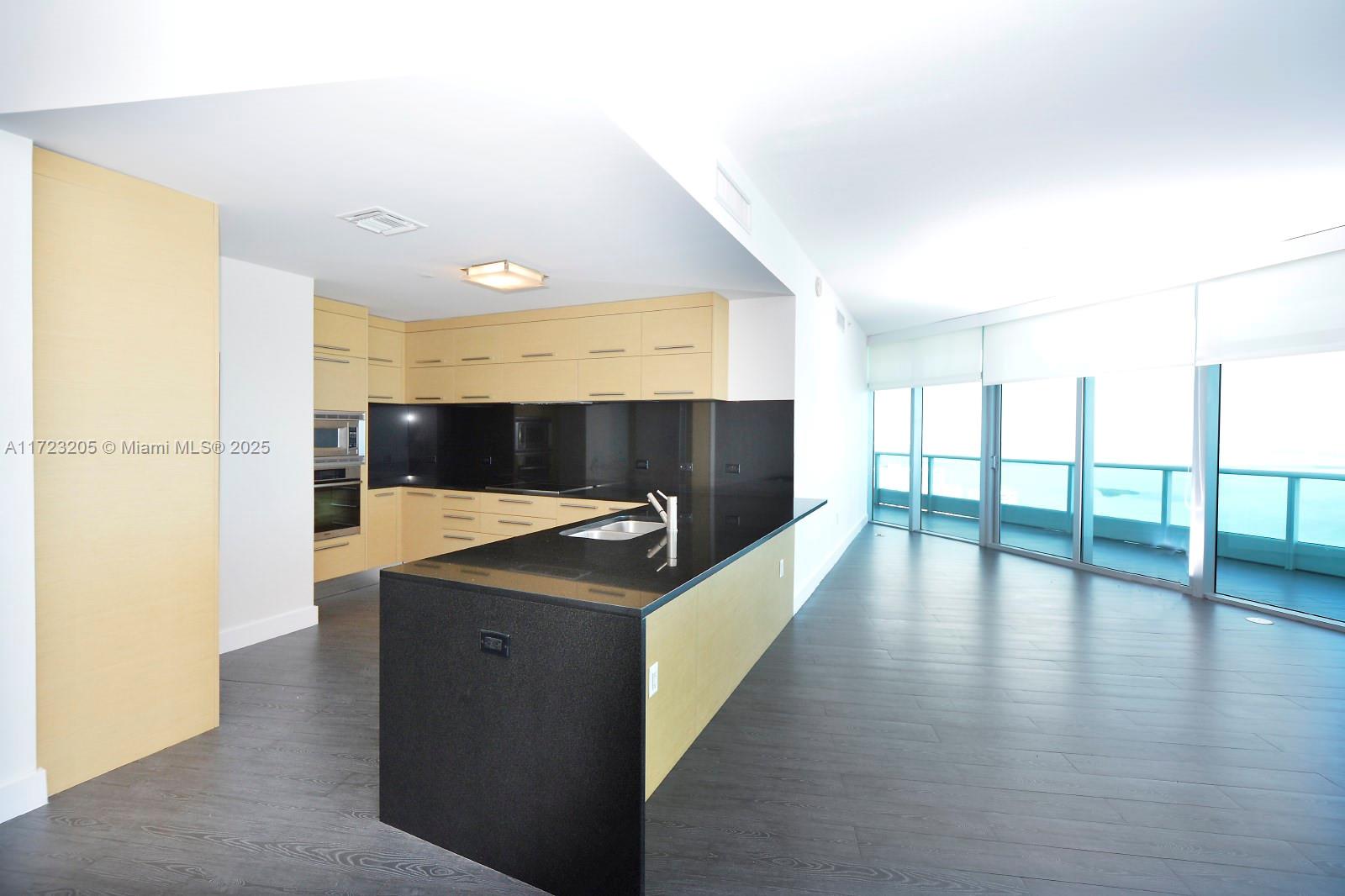 900 Biscayne Blvd #5606, Miami FL 33132