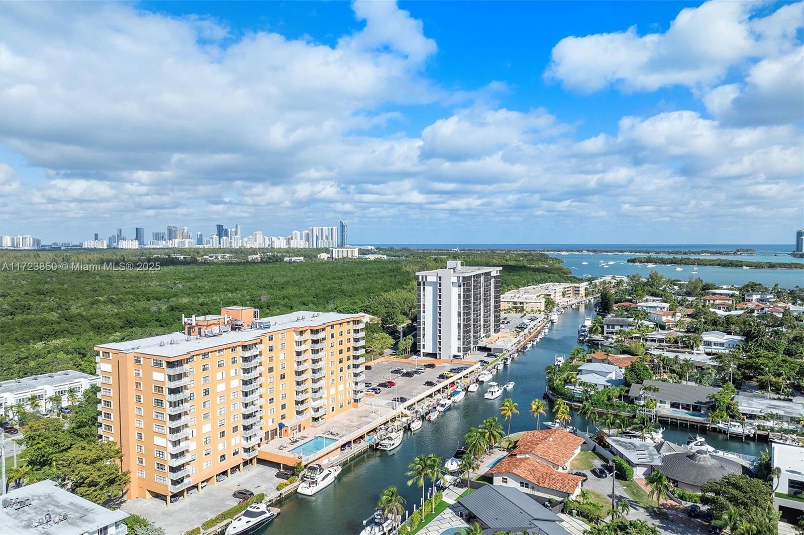 2450 NE 135th St #406, North Miami, Florida image 32