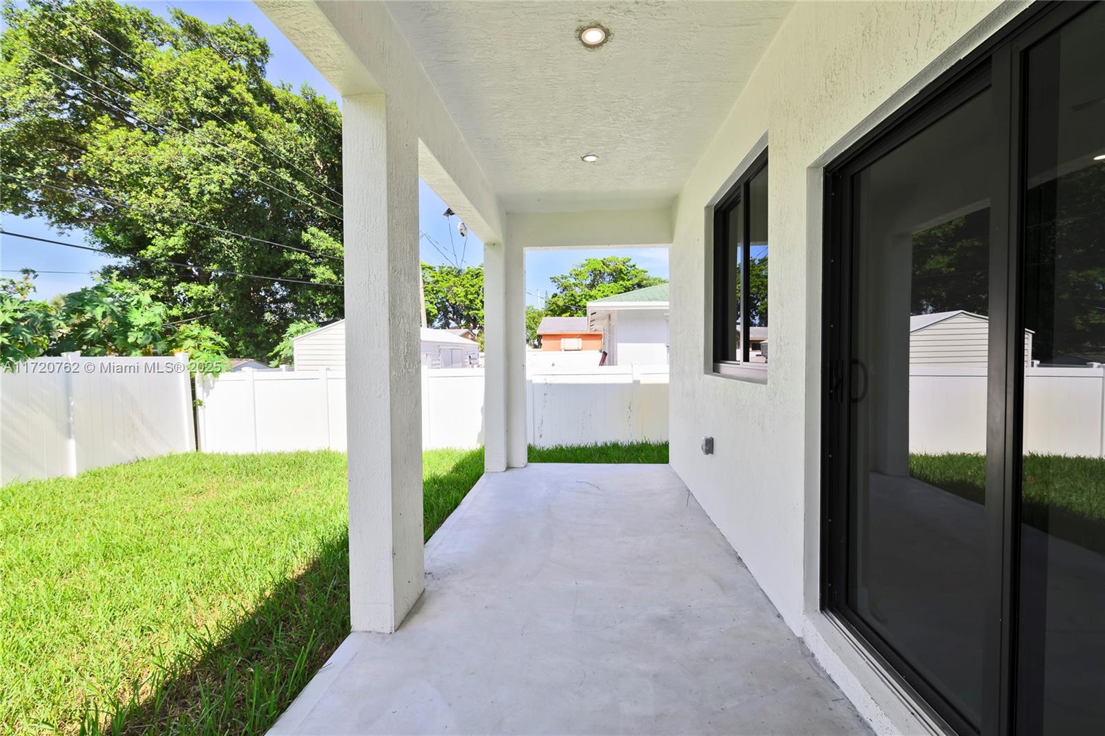 720 SW 10th St, Dania Beach, Florida image 19