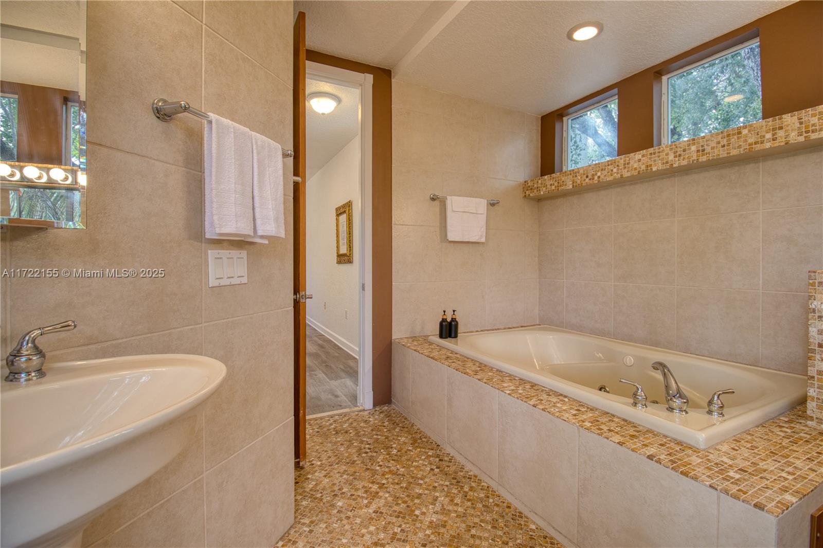 Listing Photo 14