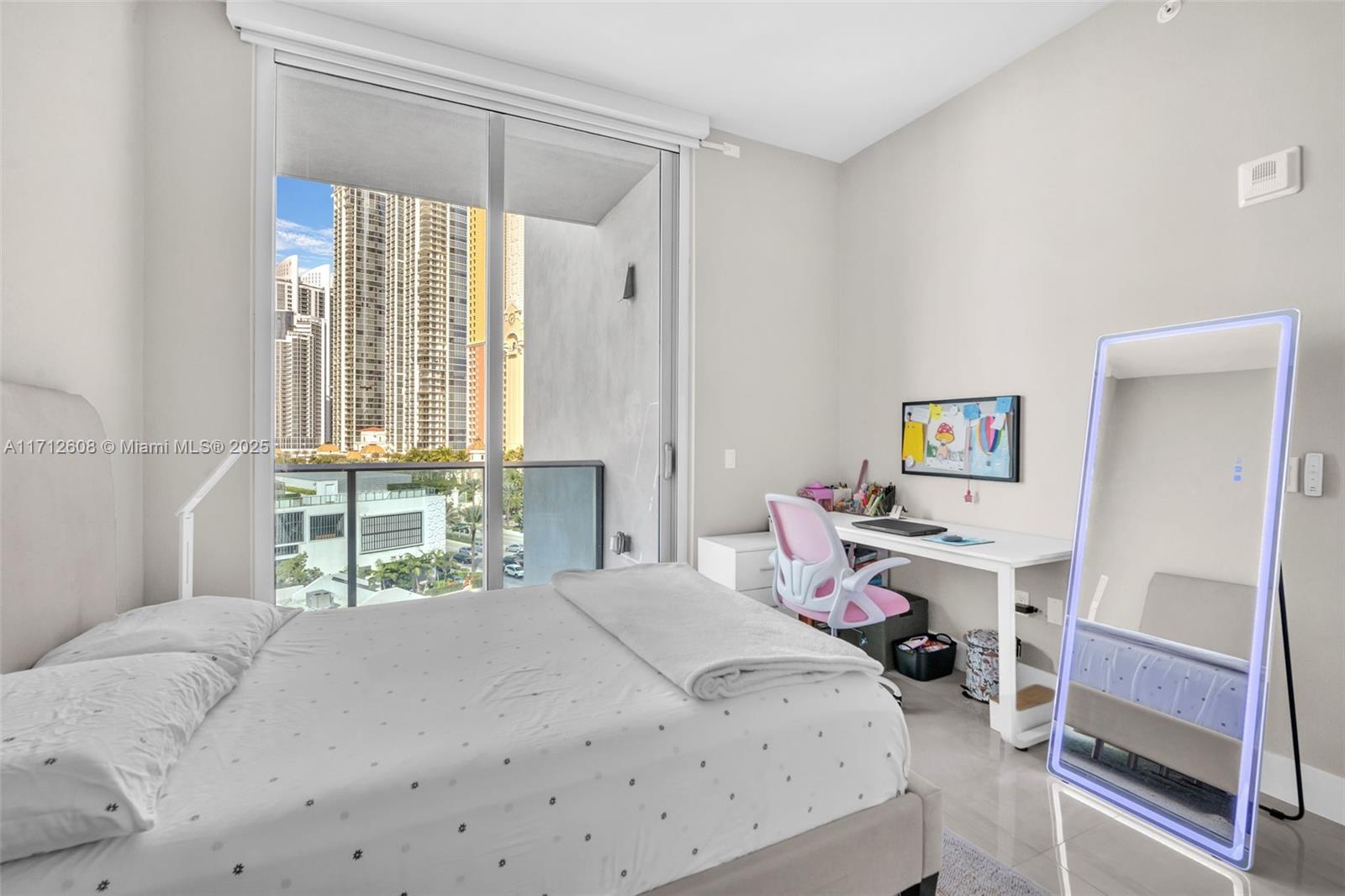 17550 Collins Ave #605, Sunny Isles Beach, Florida image 38