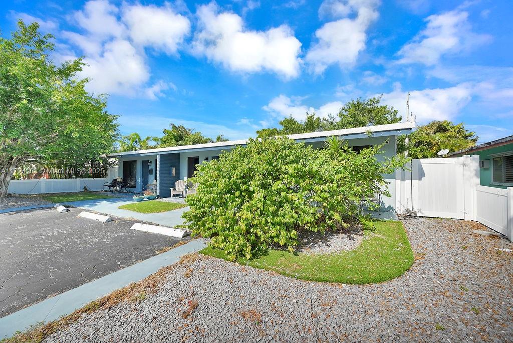 1417 NE 22nd St, Wilton Manors, Florida image 25