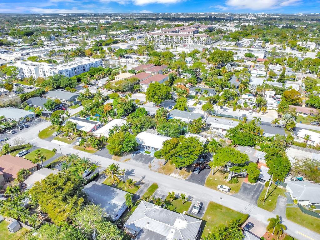 1417 NE 22nd St, Wilton Manors, Florida image 9