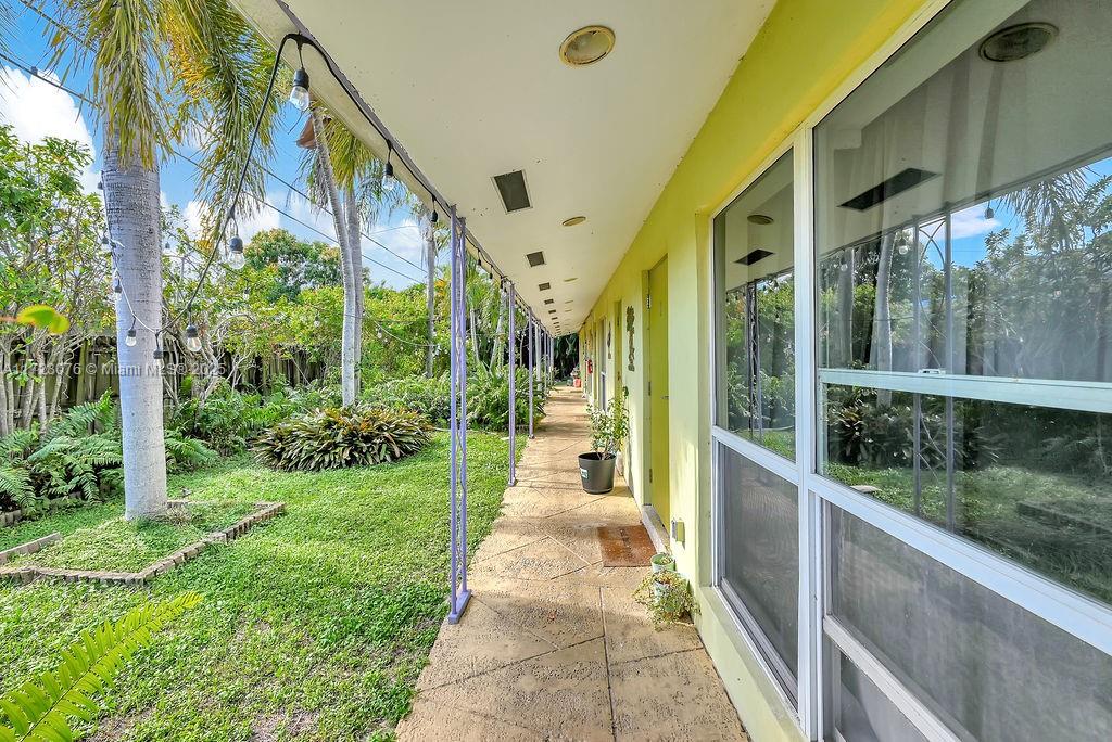 2125 NE 14th Ave, Wilton Manors, Florida image 19