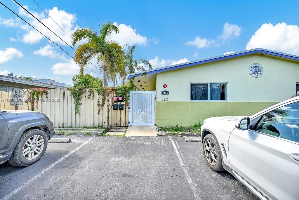 2125 NE 14th Ave, Wilton Manors, Florida image 2