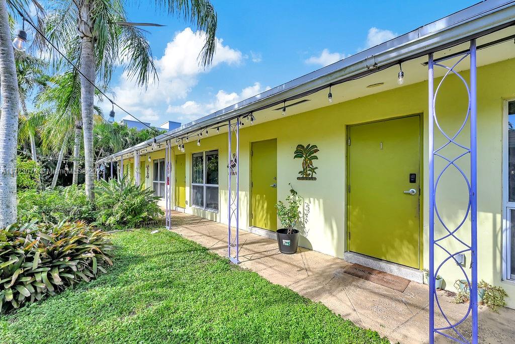 2125 NE 14th Ave, Wilton Manors, Florida image 36