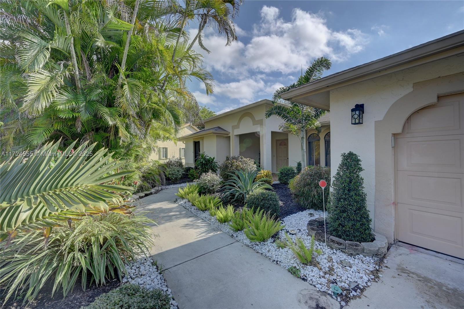 2530 Riviera Dr, Delray Beach, Florida image 1