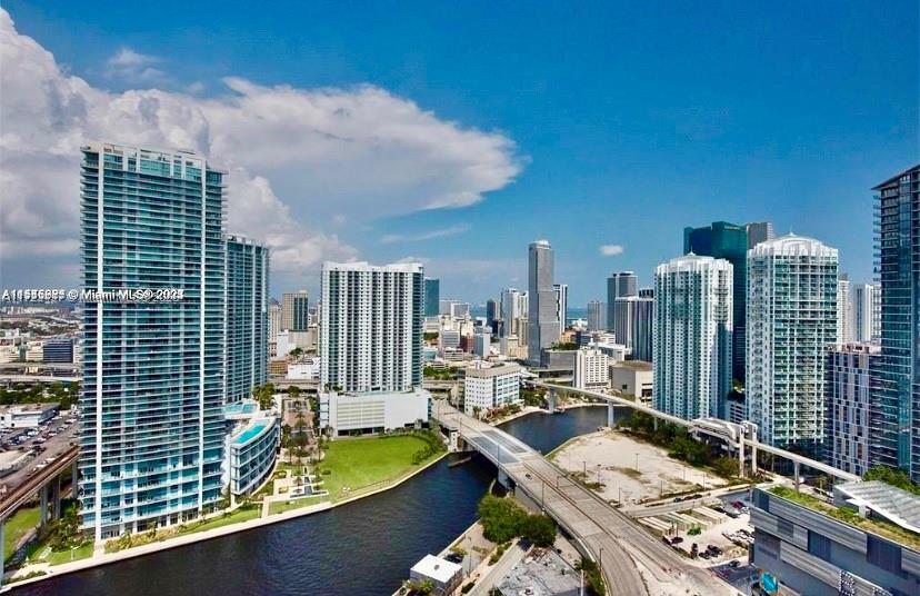 88 SW 7th St #2712, Miami FL 33130