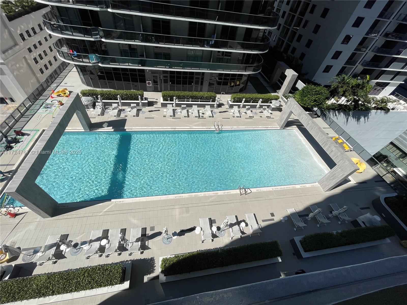 45 SW 9th St #1407, Miami FL 33130