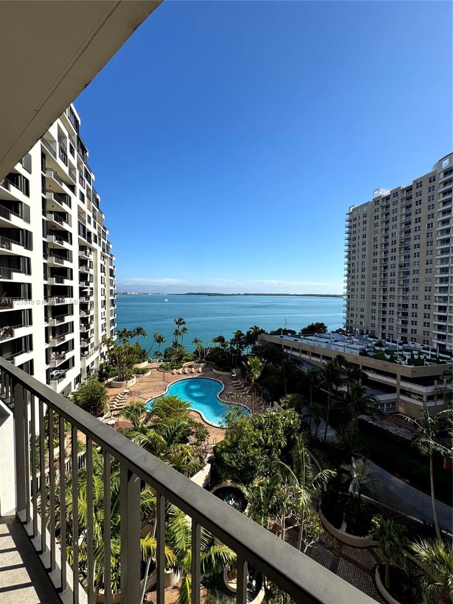Apartamento à Venda em Miami, FL