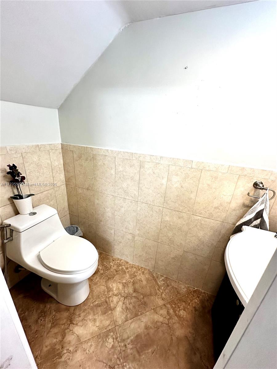 869 W 80th Pl #869, Hialeah, Florida image 12