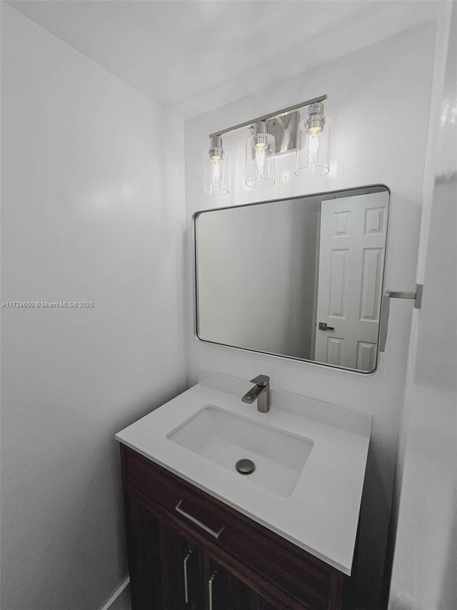 17911 NW 68th Ave #O208, Hialeah, Florida image 9