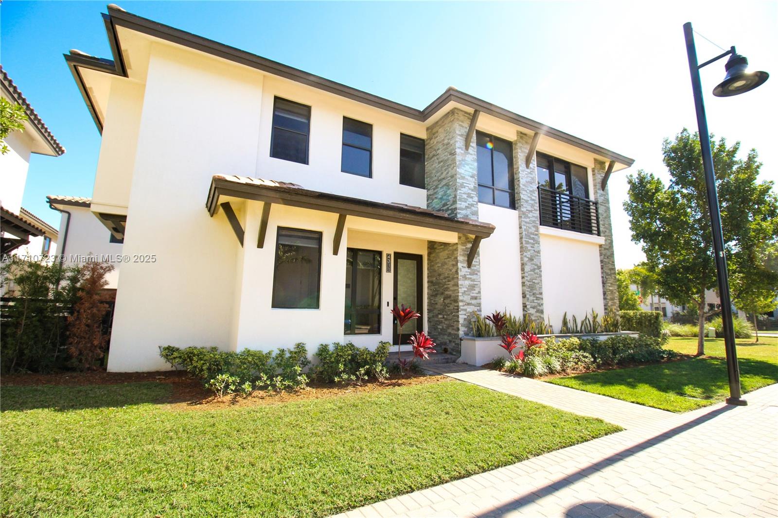 4311 NW 82nd Ave, Doral, Florida image 1