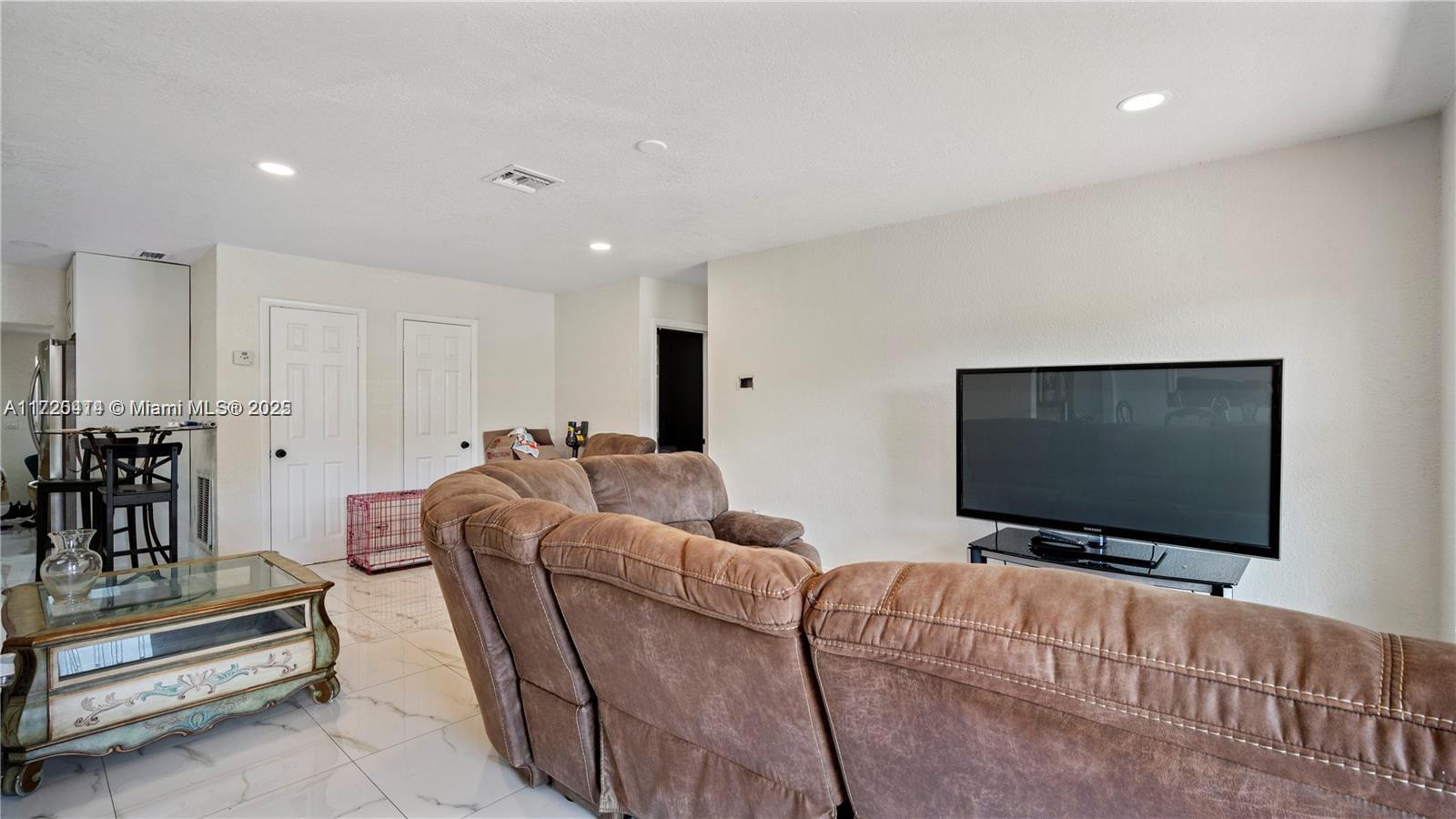 19458 NW 28th Pl #19458, Miami Gardens, Florida image 4