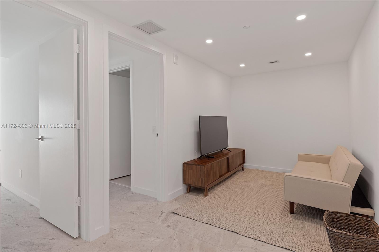 3131 NE 7th Ave #2203, Miami FL 33137