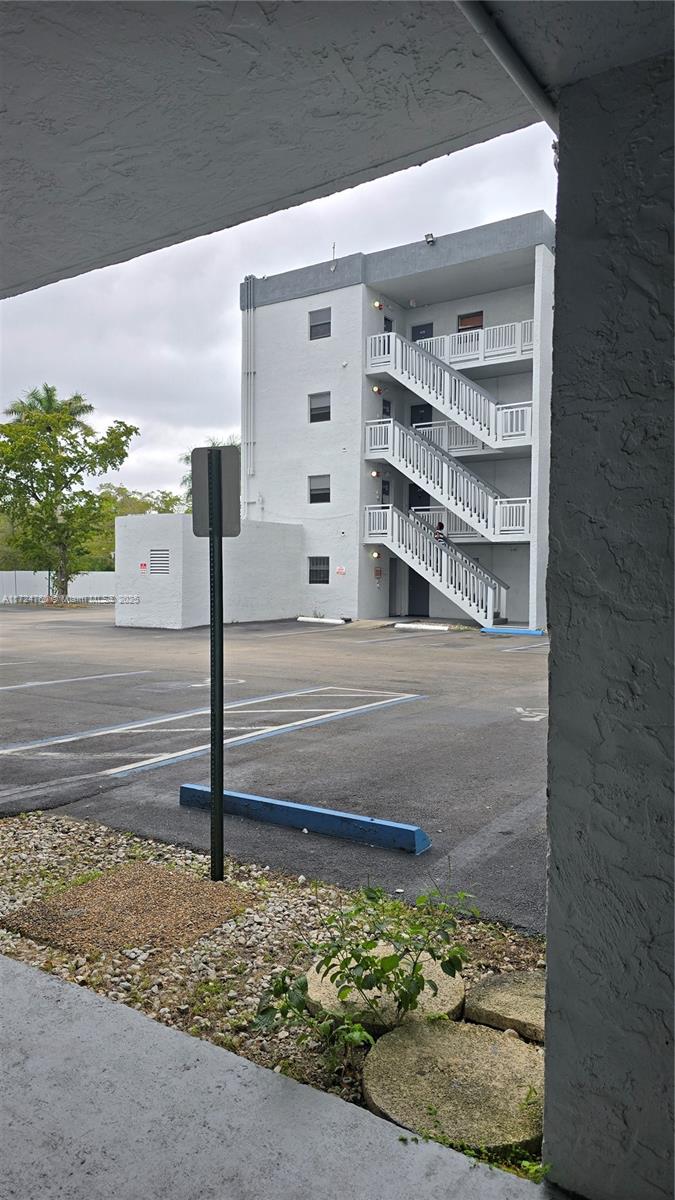 13500 NE 3rd Ct #114, North Miami, Florida image 42