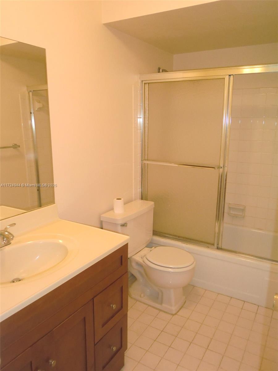 218 NE 12th Ave #507, Hallandale Beach, Florida image 5