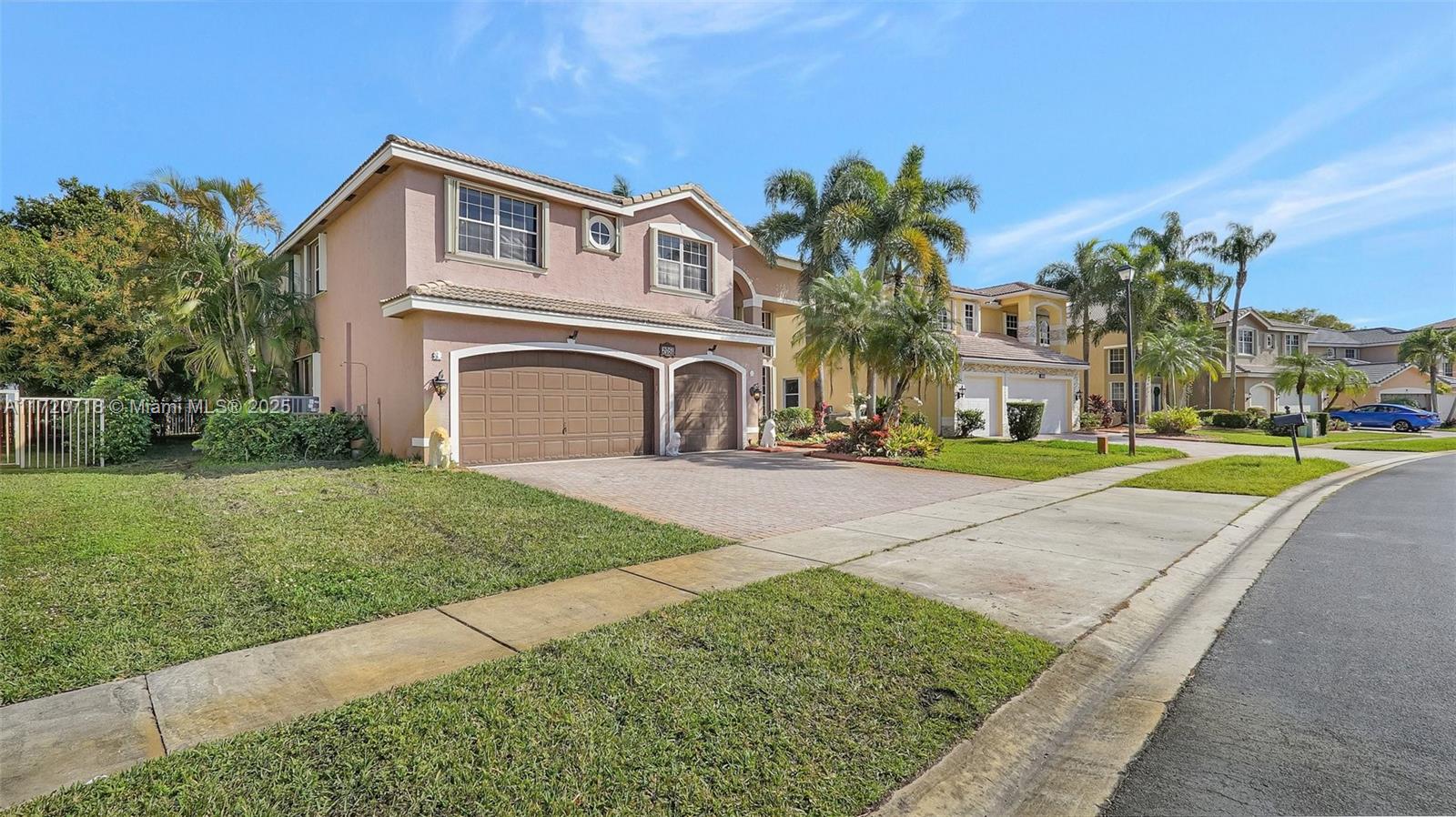 2051 SW 152nd Ter, Miramar, Florida image 2