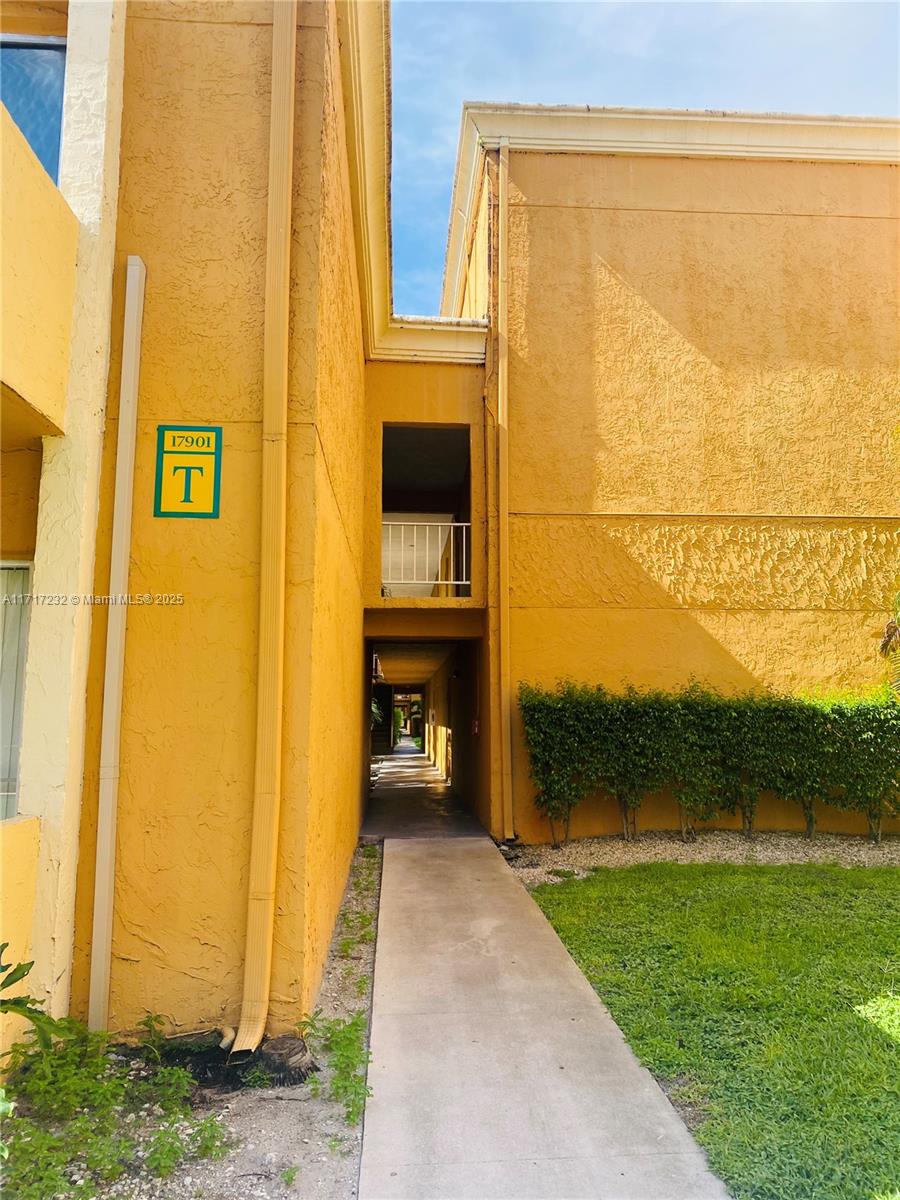 17901 NW 68th Ave #T206, Hialeah, Florida image 9