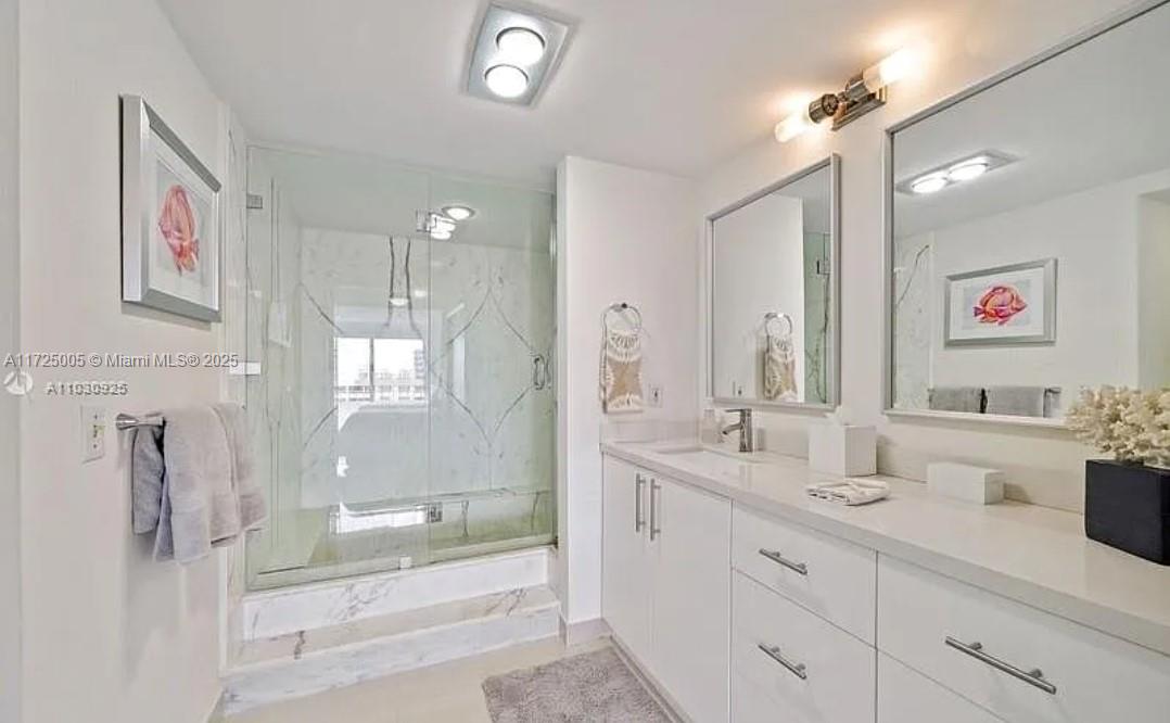155 Ocean Lane Dr #907, Key Biscayne FL 33149