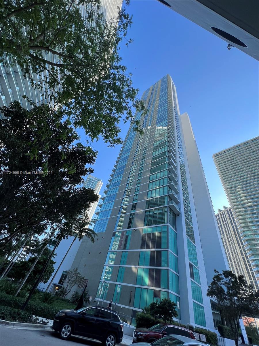 Seller is offering $ 10,000.00 towards buyer's closing costs or interest rate buydown for qualified buyers! Enjoy this 1 BR + 1 1/2 BA with bay & city views at the Paraiso Bay in Edgewater. Living area with floor-to-ceiling windows all around. Enjoy any amenity you can think of ... 3-acre resort deck loaded with a zero-entry heated swimming pool, outdoor spa, poolside cabanas, summer kitchen, jogging circuit, gardens & landscaped sun terrace, clubroom with billiards, catering kitchen & multimedia facilities, gym, theatre, wine room, cigar lounge game room, children playroom, spa with steam & sauna, 2 tennis courts, golf simulator, bowling & multipurpose court!. Available after the 06/24/2025.