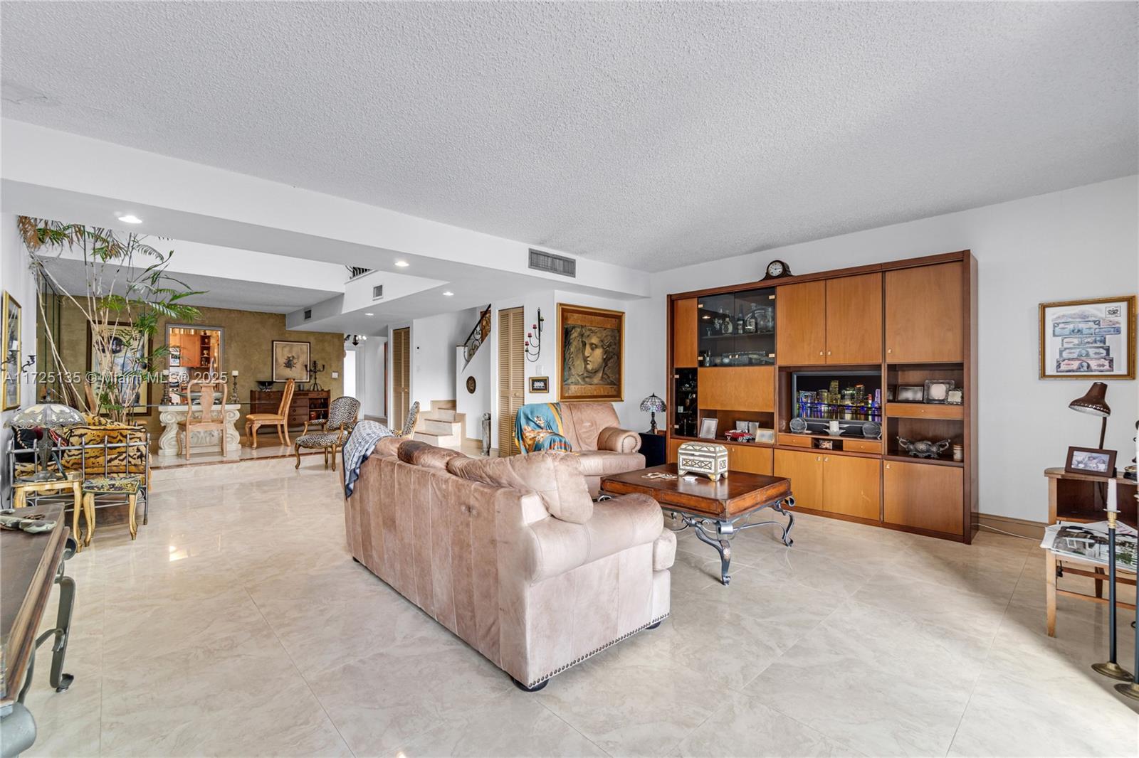 214 Poinciana Dr #204, Sunny Isles Beach, Florida image 10