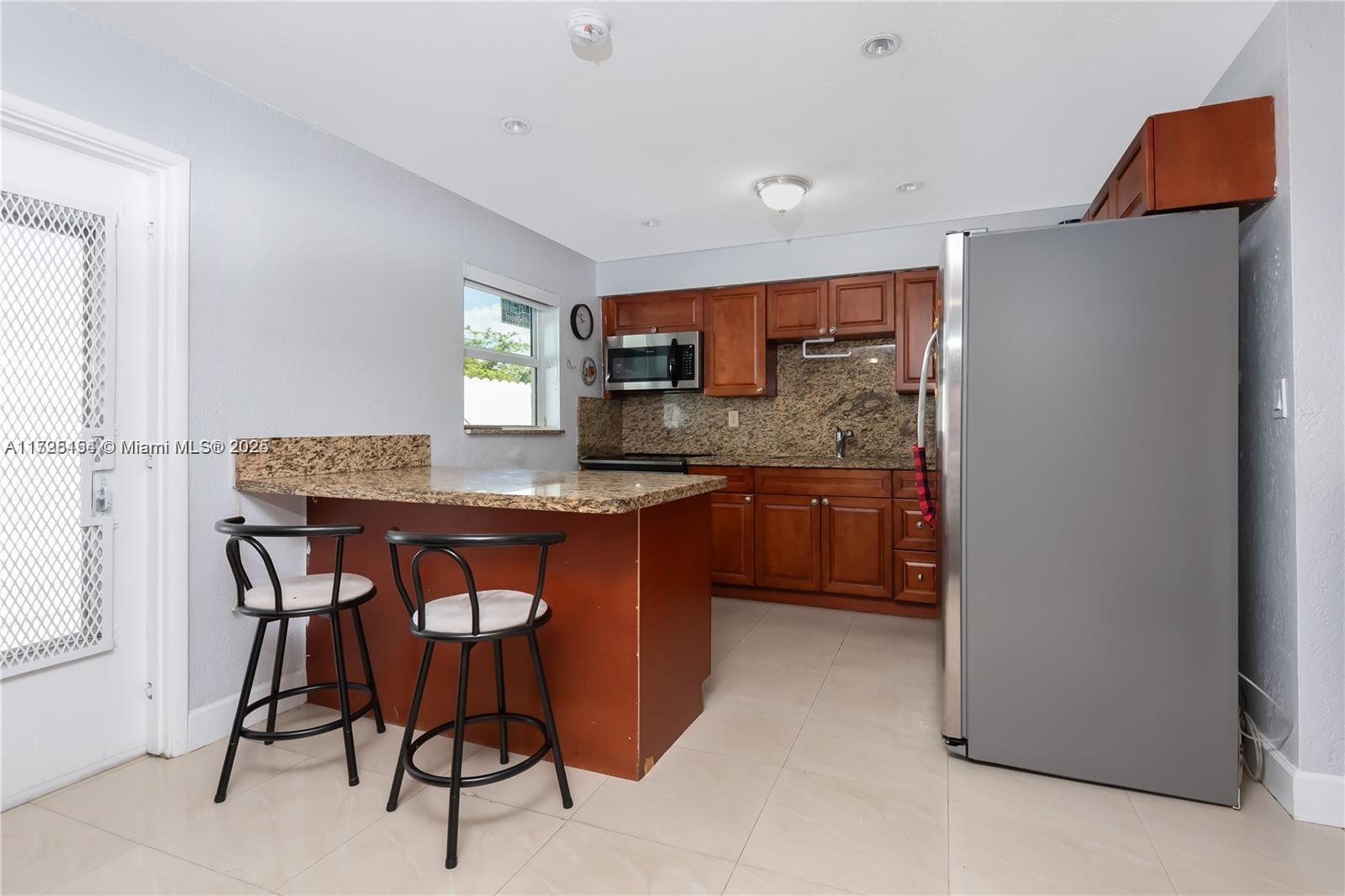 2800 NW 94th St, Miami, Florida image 4