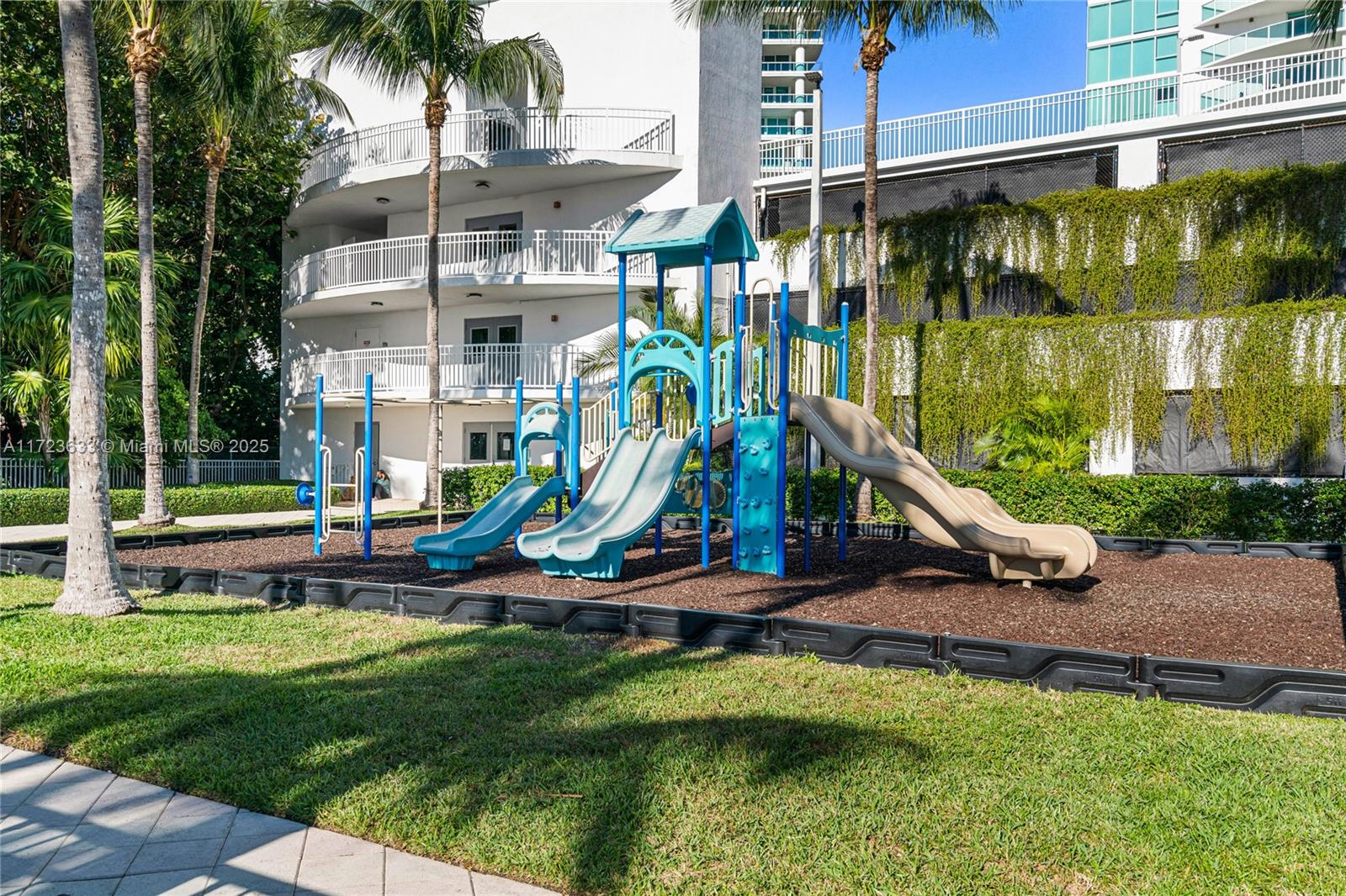 2101 Brickell Ave #605, Miami FL 33129