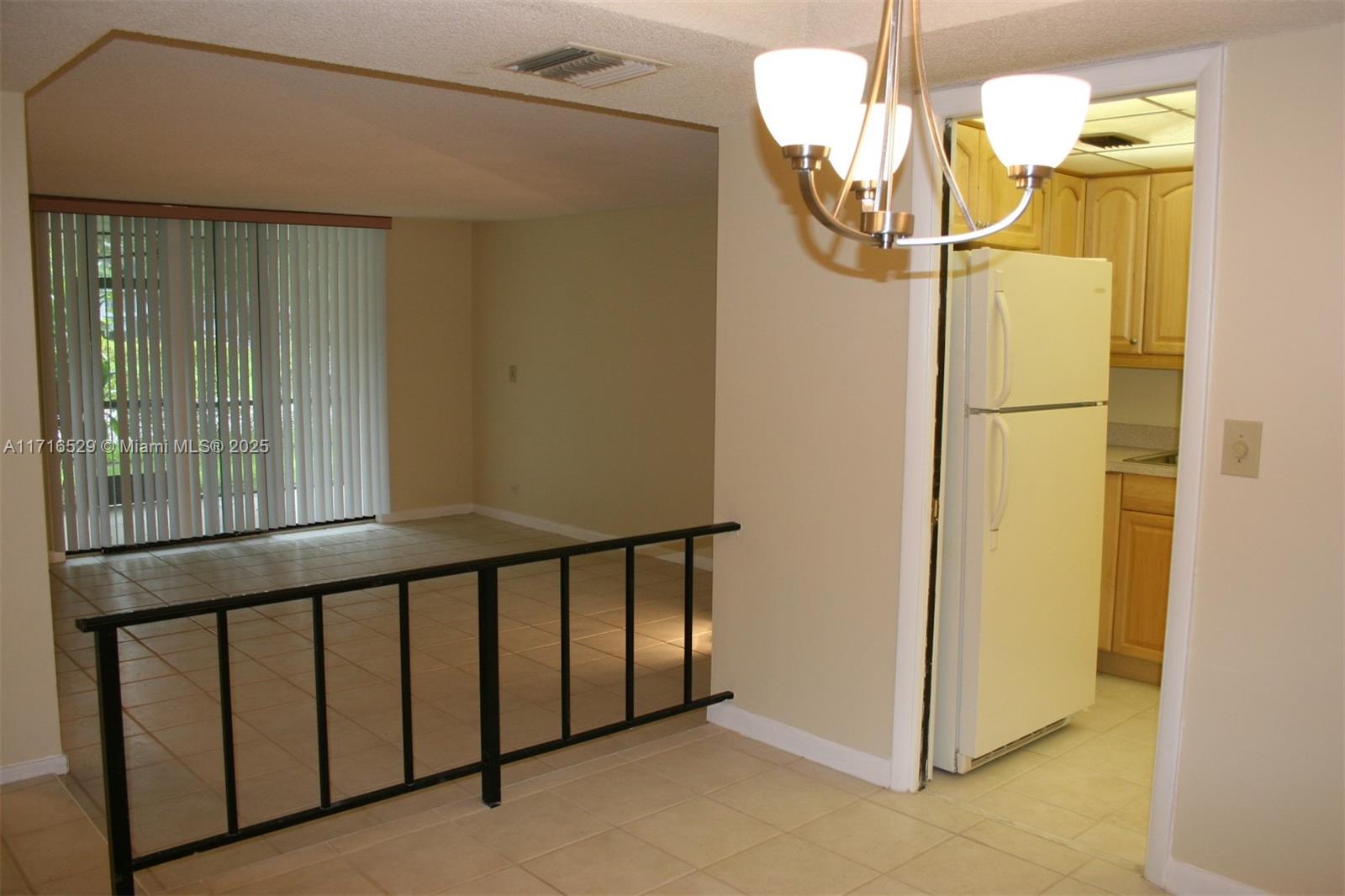 3680 Inverrary Dr #1F, Lauderhill, Florida image 7