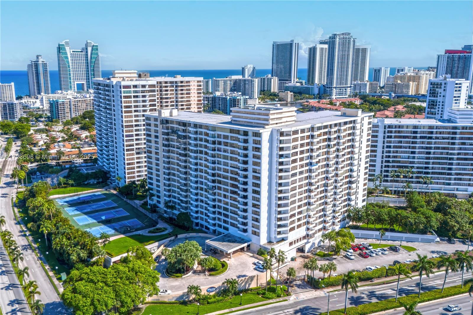 600 Three Islands Blvd #1602, Hallandale Beach, Florida image 2