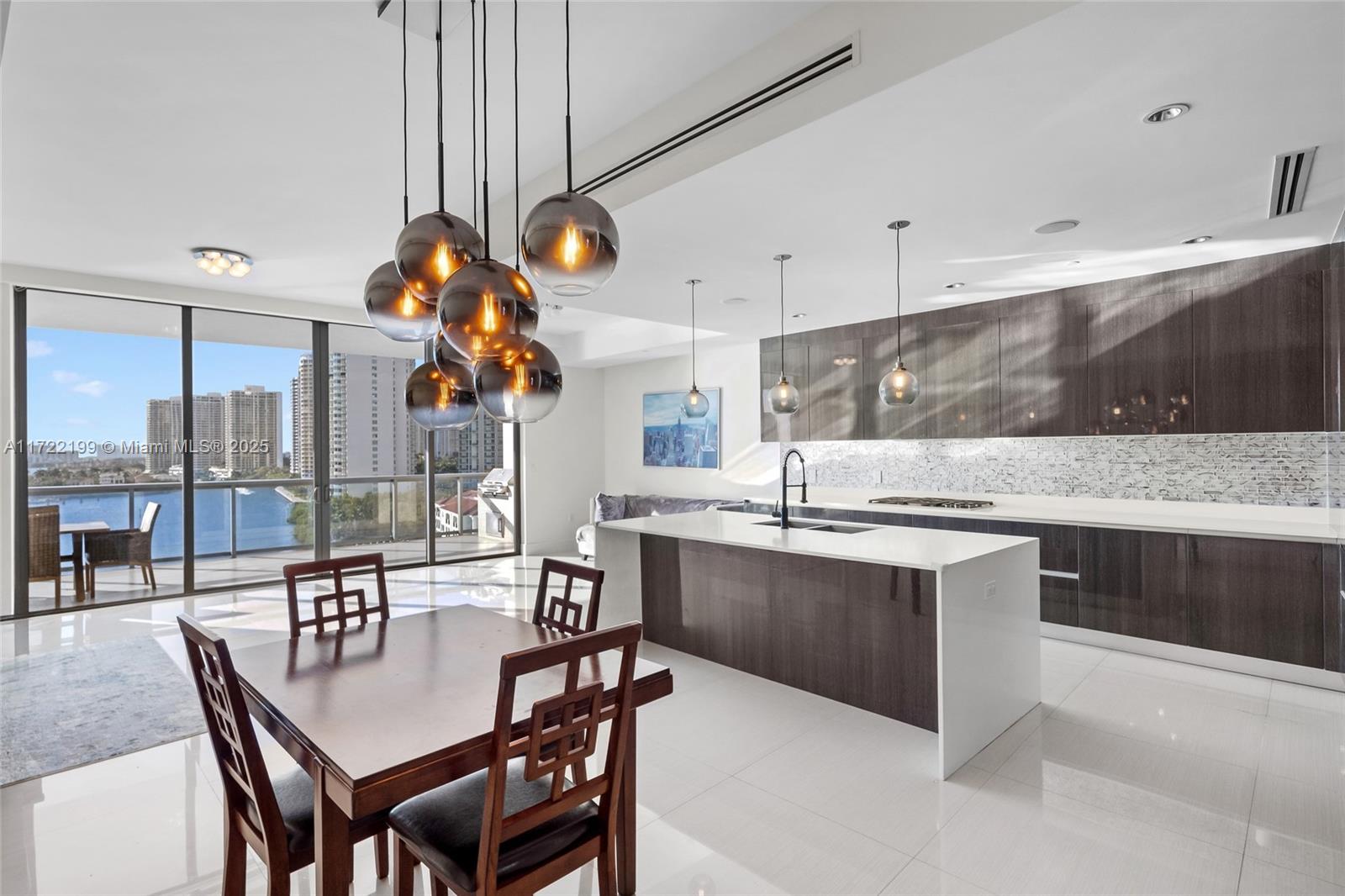 3300 NE 188th St #812, Aventura FL 33180