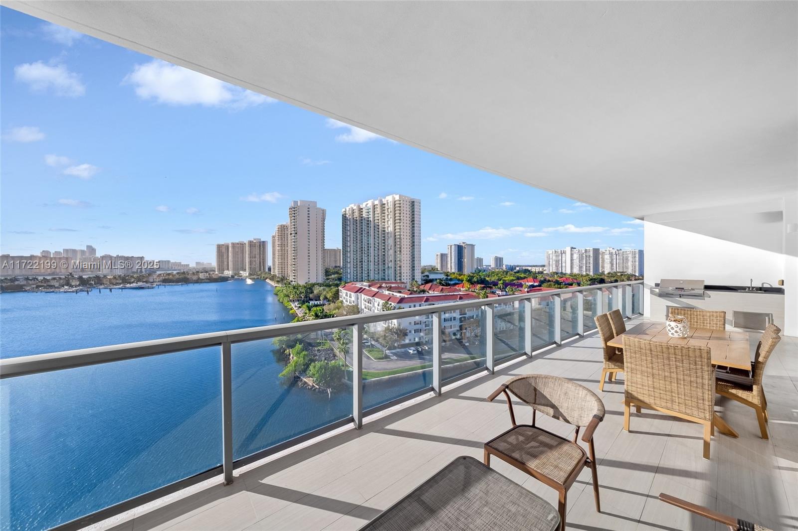 3300 NE 188th St #812, Aventura FL 33180
