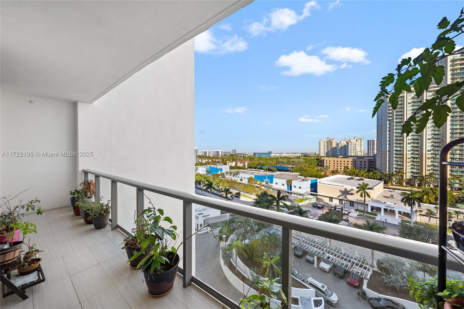 3300 NE 188th St #812, Aventura FL 33180