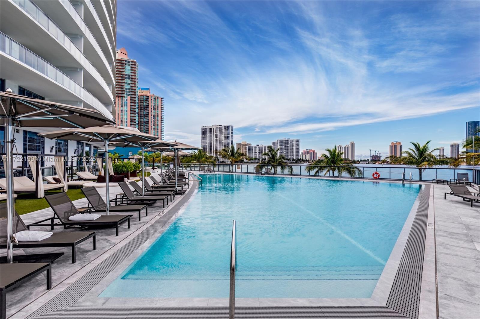 3300 NE 188th St #812, Aventura FL 33180