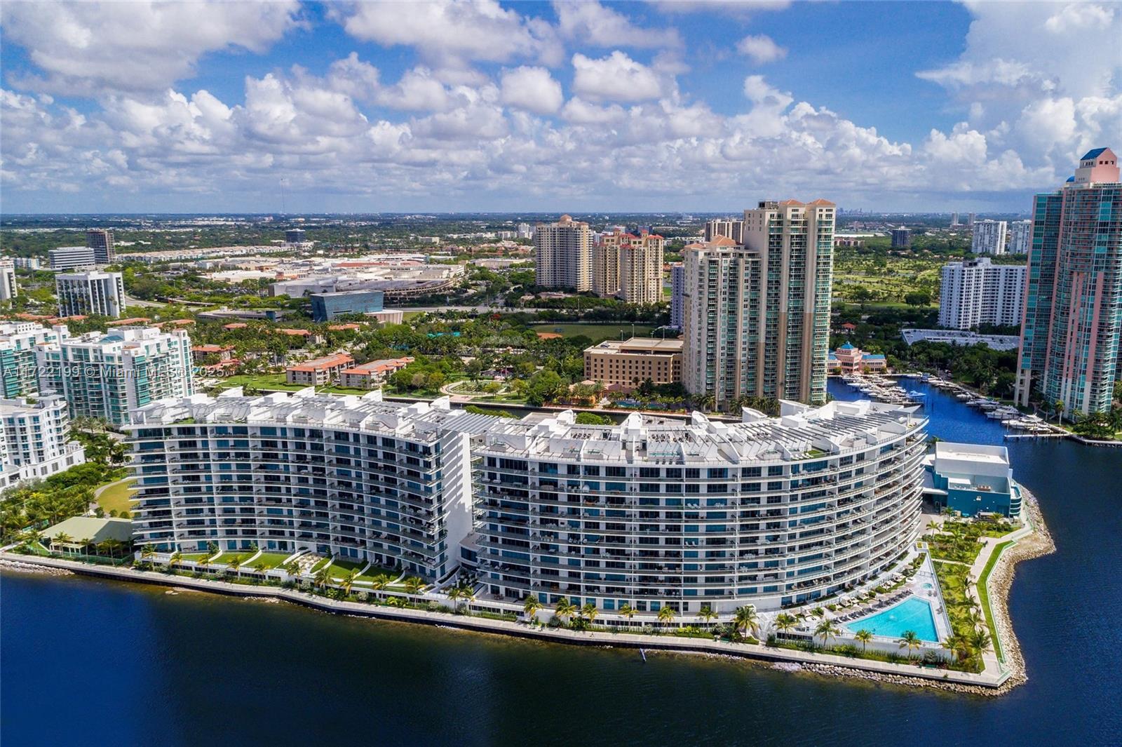 3300 NE 188th St #812, Aventura FL 33180