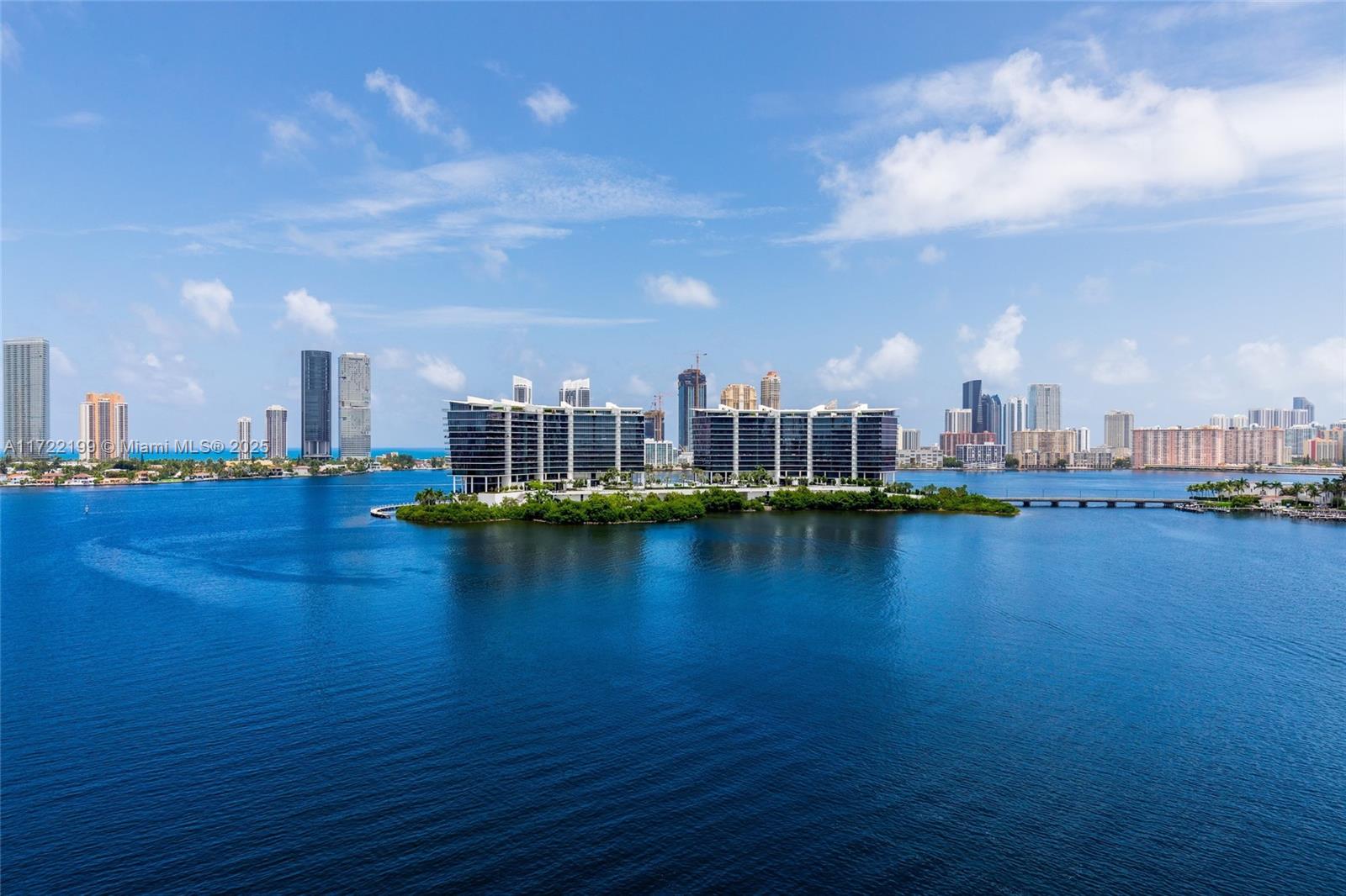3300 NE 188th St #812, Aventura FL 33180