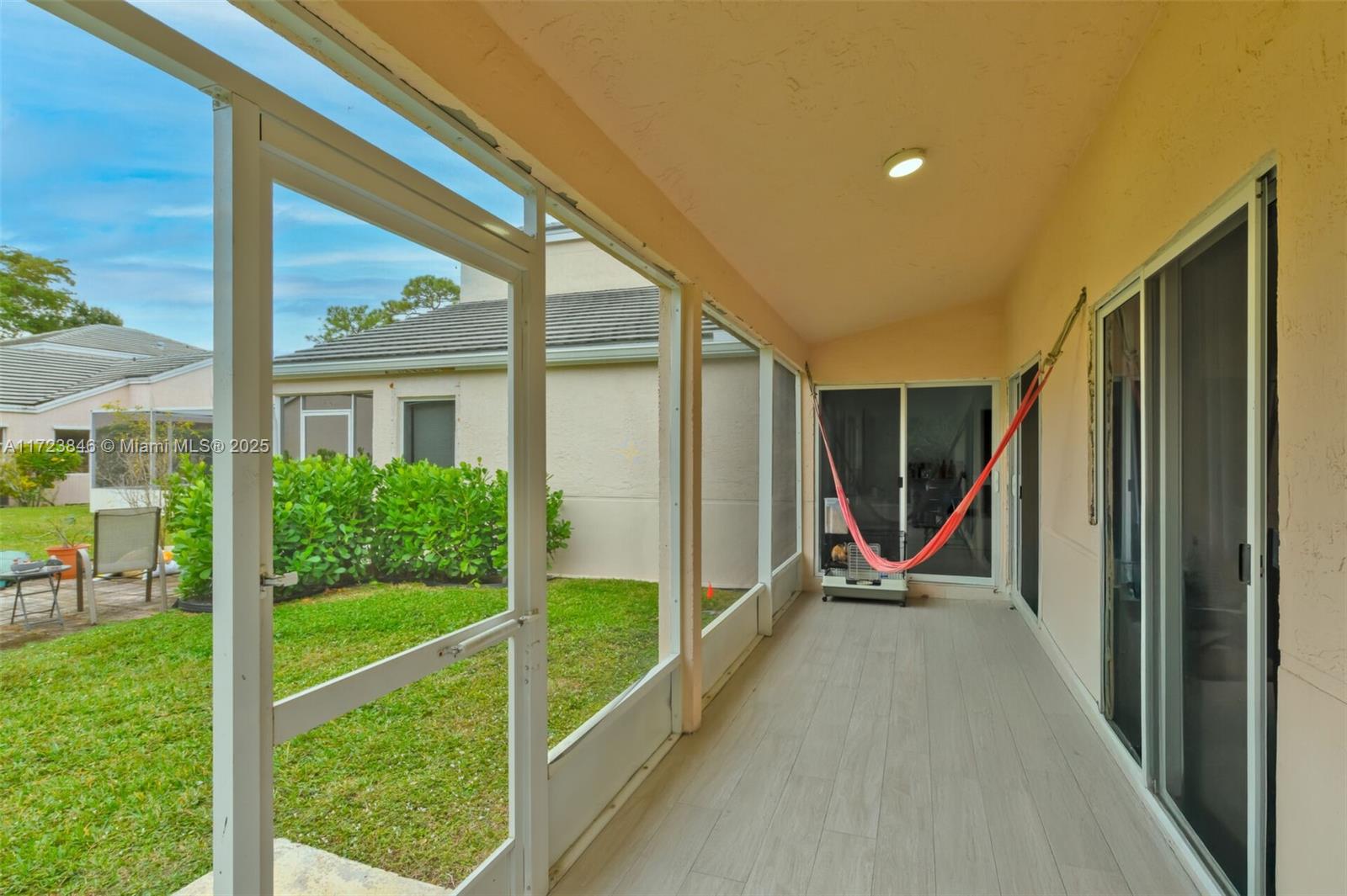 1009 Island Manor Dr #1009, Green Acres, Florida image 30