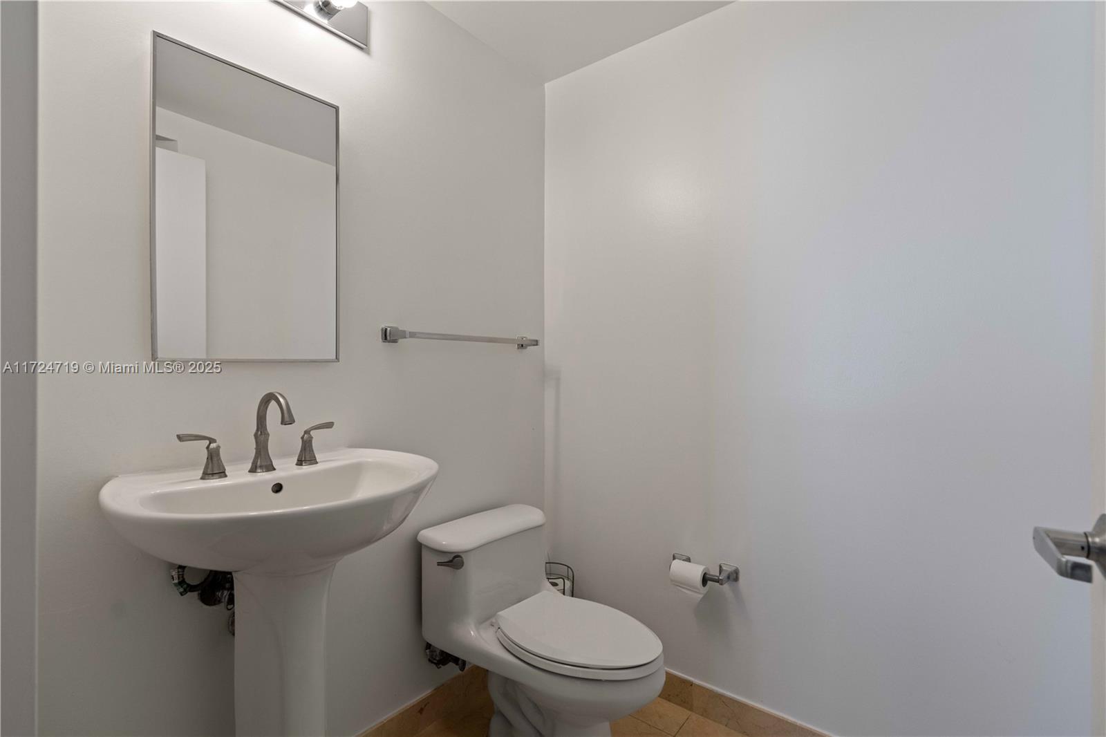 Listing Photo 11
