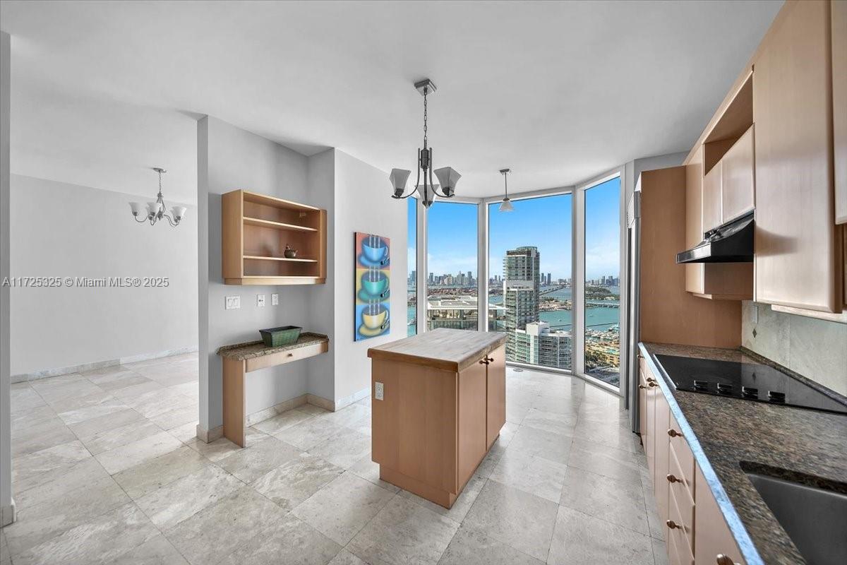 300 S Pointe Dr #3206, Miami Beach FL 33139