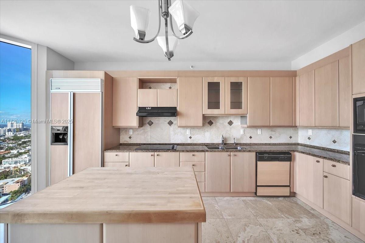 300 S Pointe Dr #3206, Miami Beach FL 33139