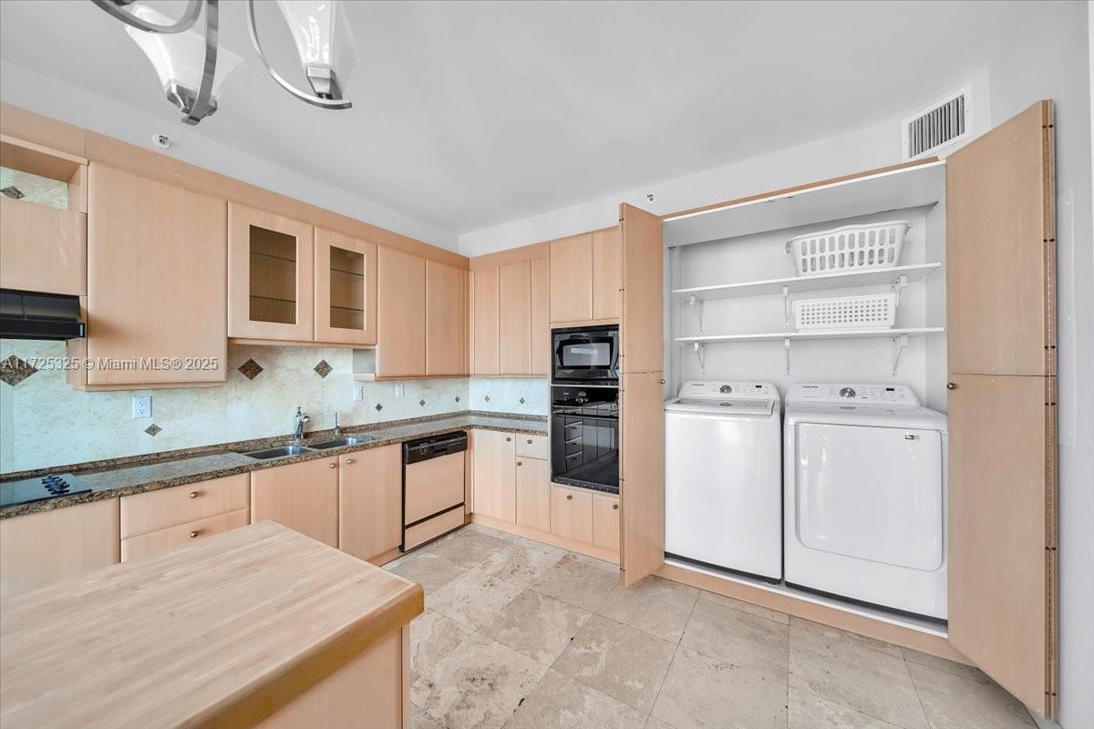 300 S Pointe Dr #3206, Miami Beach FL 33139