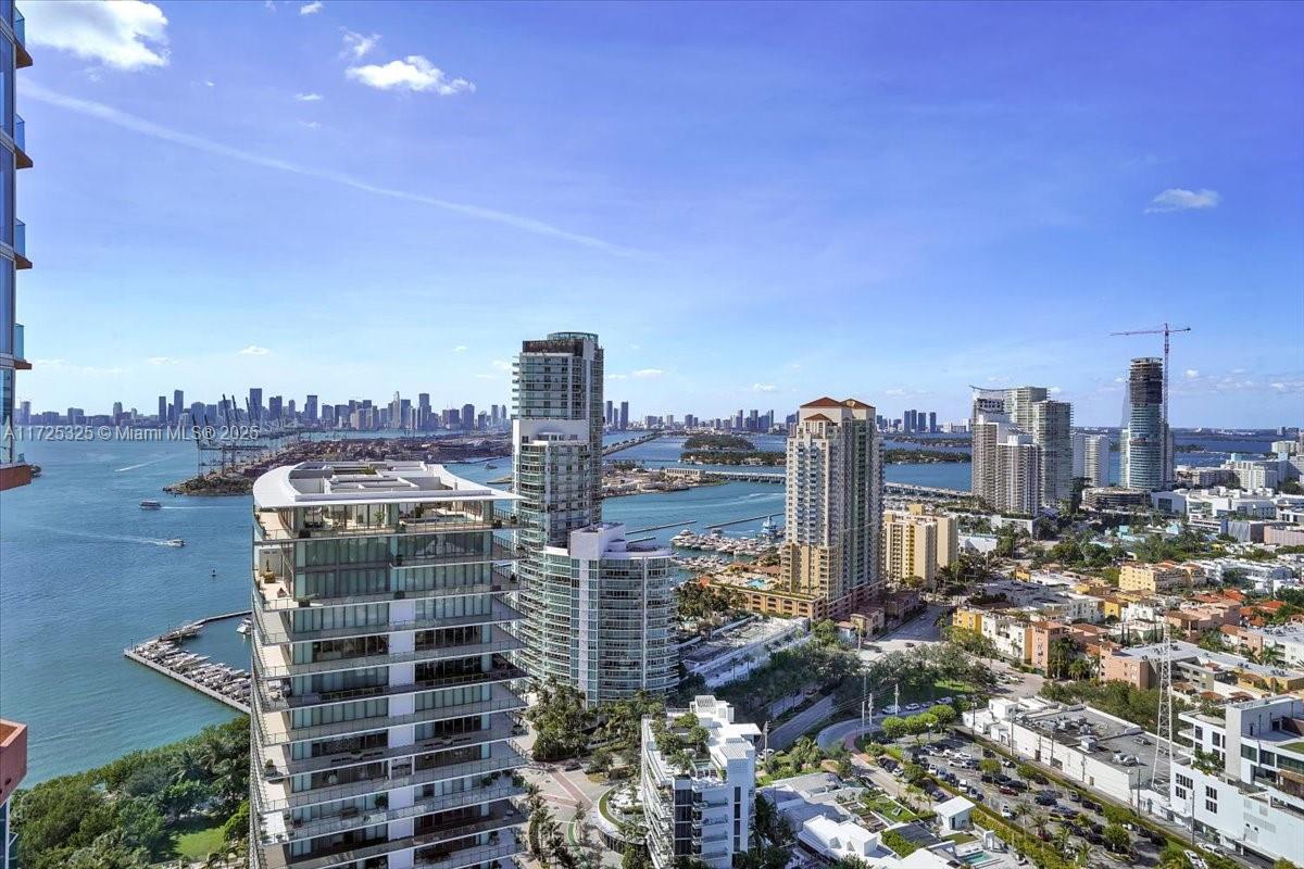 300 S Pointe Dr #3206, Miami Beach FL 33139
