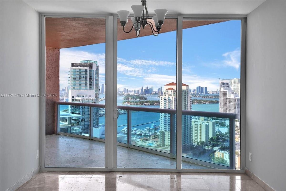 300 S Pointe Dr #3206, Miami Beach FL 33139